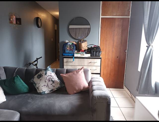 1 BEDROOM APARTMENT FOR SALE IN PRETORIA WEST